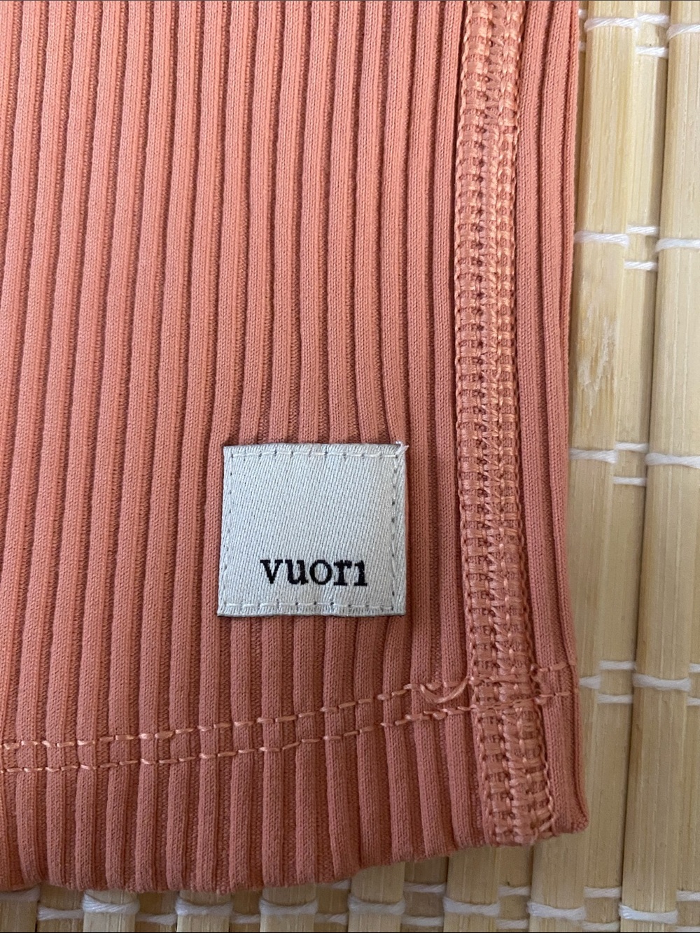 Vuori Ribbed Cross-Back Crop Tank - Rust - Picture 3 of 4